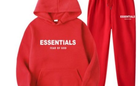 Essential Performance Hoodie – Ideal for Workouts and Casual Wear