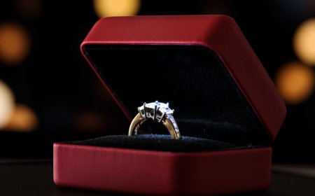 Shine Bright: Moissanite Engagement Rings That Wow Every Time