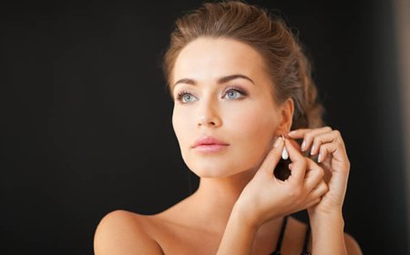 Earrings That Highlight Your Jawline Shape